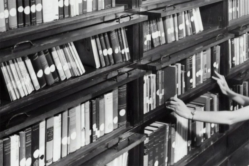 MaterIA – tre scrittrici de/scrivono la maternità