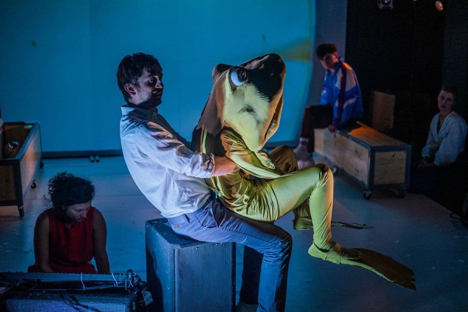 (In)correct, spettacolo teatrale