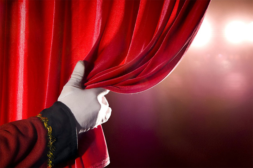 “Senza donne…o quasi” commedia brillante in due tempi