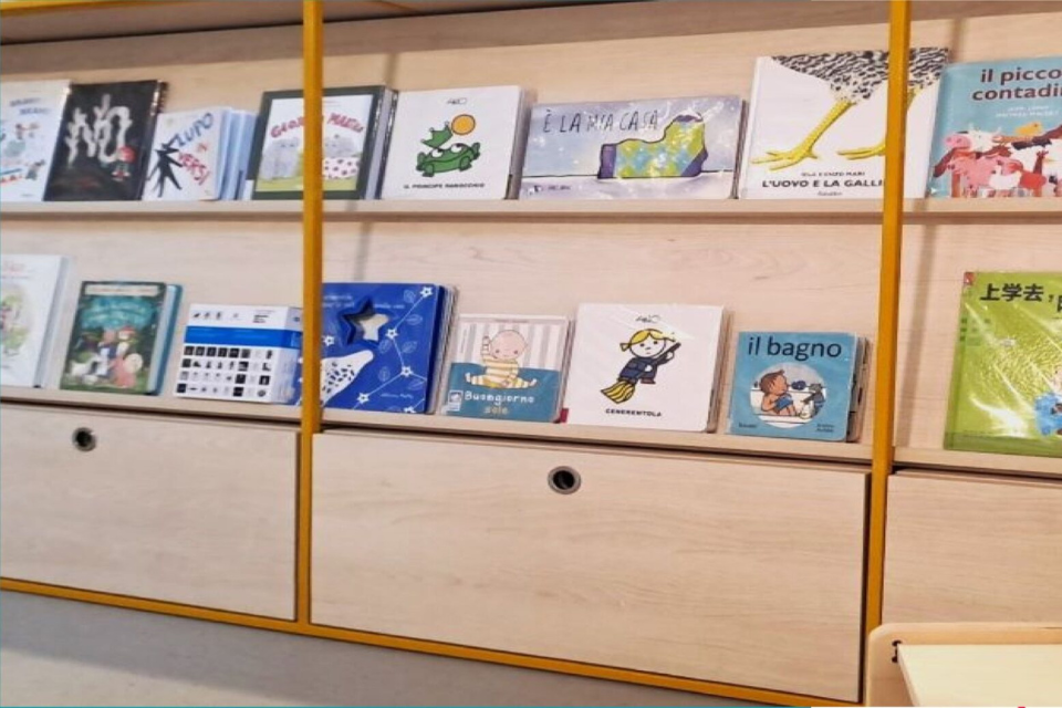 La biblioteca va teatro, il teatro va in biblioteca